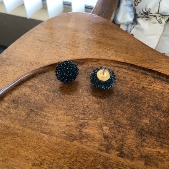 Vintage  Pierced Earrings - Picture 2 of 3